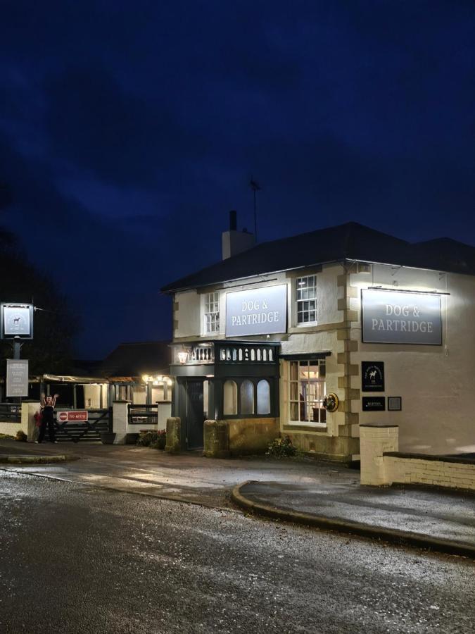 Dog And Partridge Inn Calne Kültér fotó