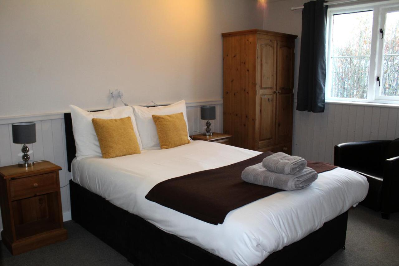 Dog And Partridge Inn Calne Kültér fotó